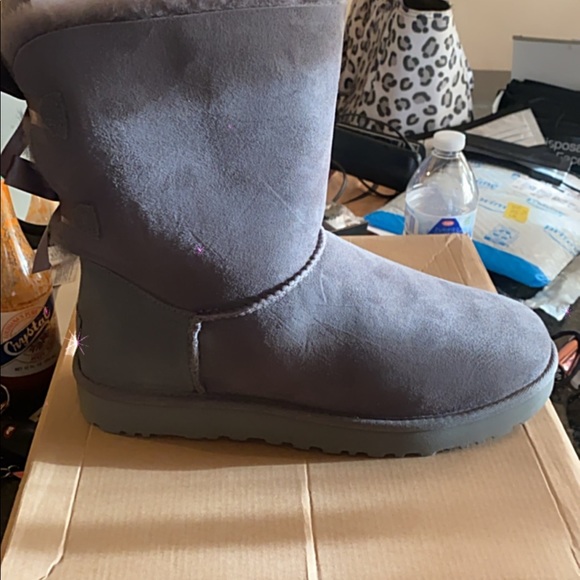 UGG BOOTS BAILEY BOW SIZE 10 - Picture 2 of 8